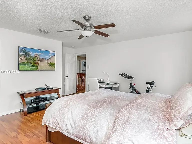 1714 Royal Grove Way — Photo 27