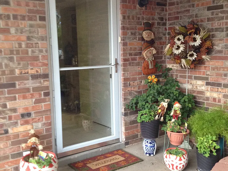 301 Fair Lawn Ln — Photo 1