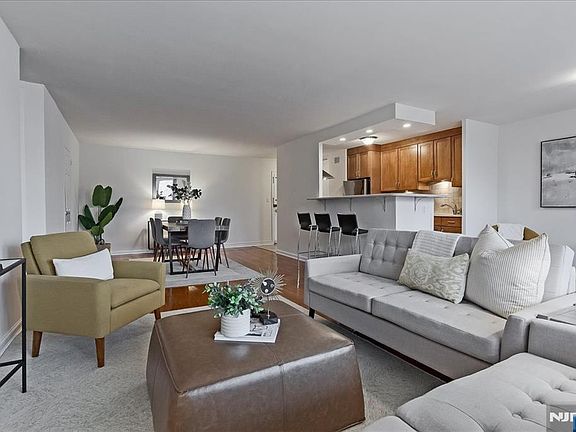 3rd image of 530 Valley Rd APT C003l