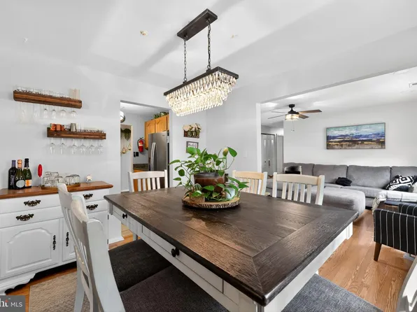 8 John Hancock Bldg, Turnersville, NJ 08012