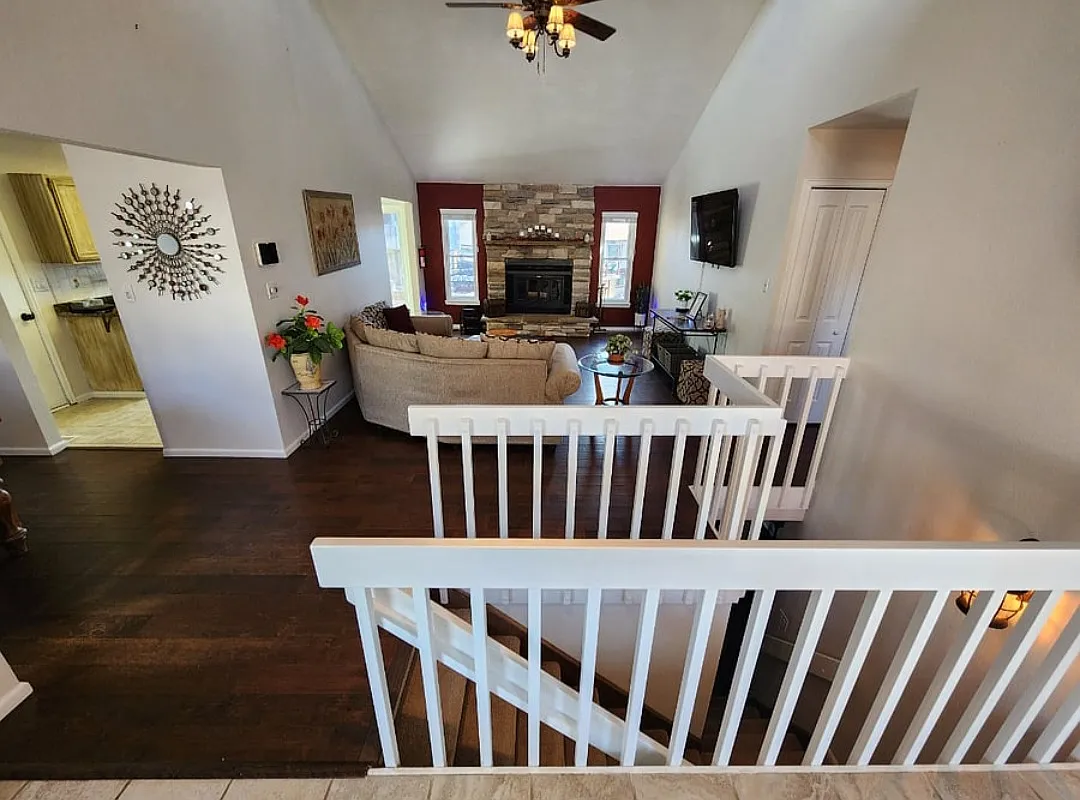 3 bed, 2158 sqft, $2,600 — Photo 4