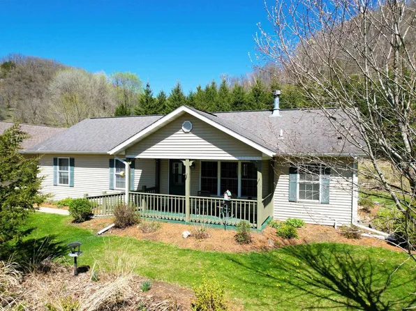 41498 South Sleepy Hollow Road, Gays Mills, WI 54631