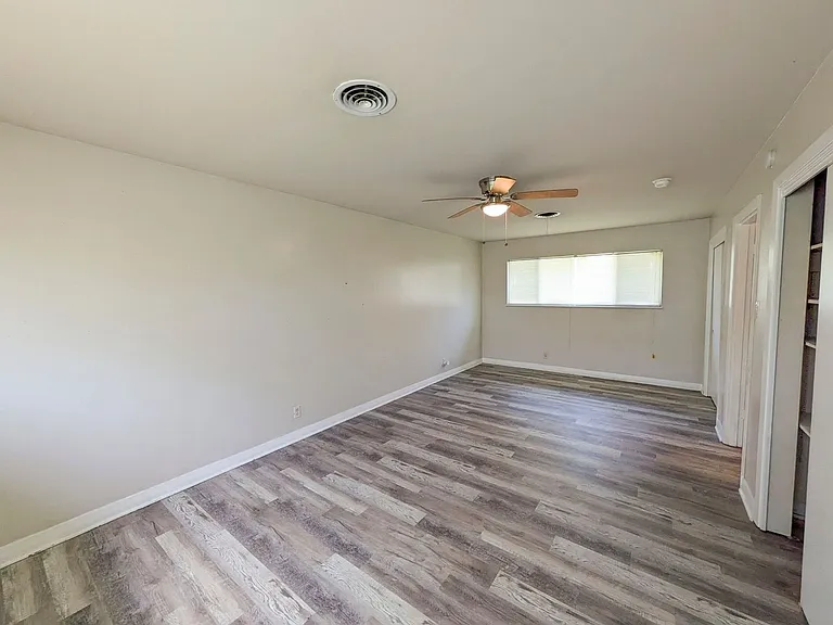 1907 Link Ave — Photo 12