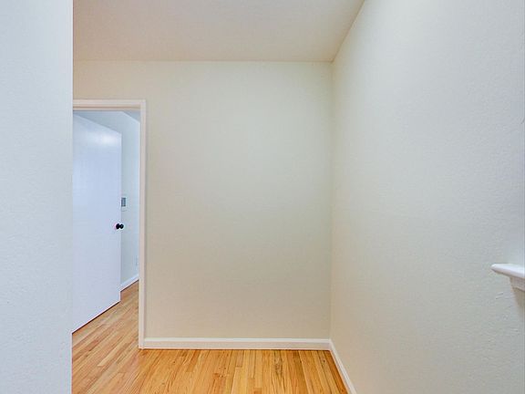 5th image of 3010 Buchanan St APT 4