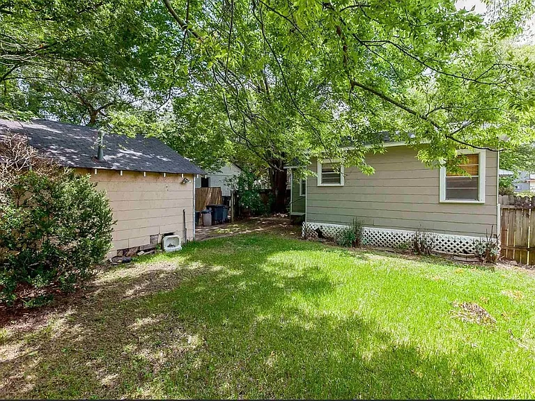 422 Glenmore Ave — Photo 12