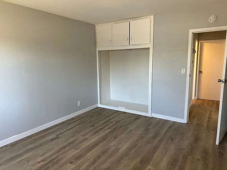 9526 Croesus Ave — Photo 5