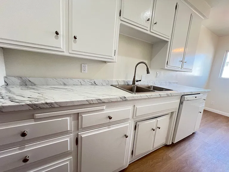 25326 Oak St — Photo 11