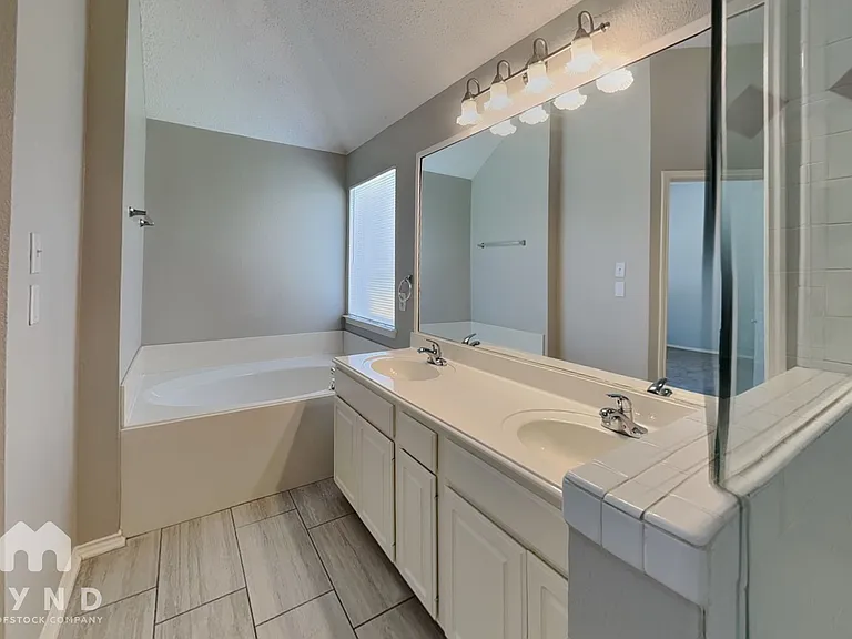 4611 Basil Dr — Photo 9