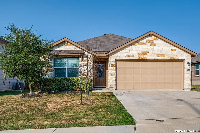 4 bed, 2.0 bath, 1692 sqft, $1,950 — Photo 2