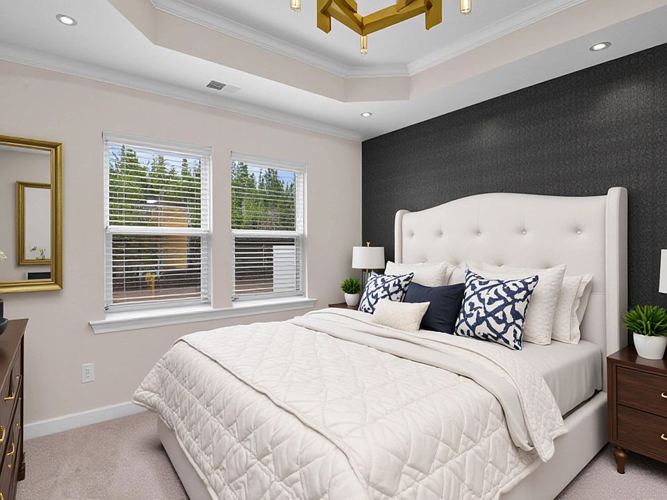 Owner s Suite - Virtually Staged