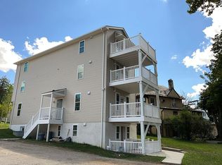 28 N York Rd, Willow Grove, PA 19090