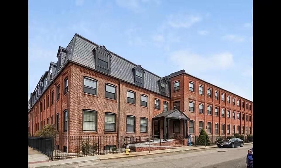 1st image of 10 Weston Ave APT 424