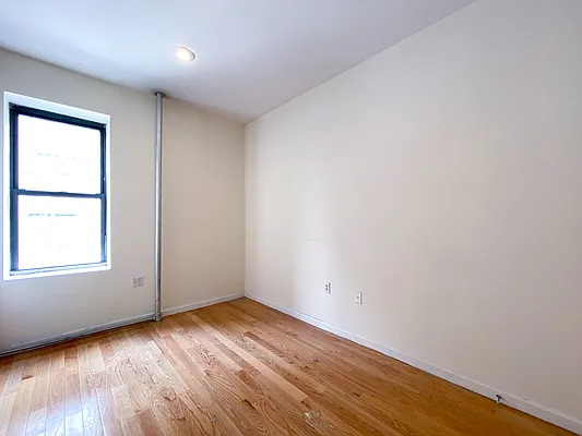 Rented by Compass | media 25