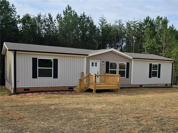 972 McBride Rd, Mount Airy, NC 27030
