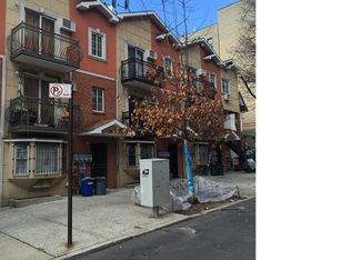 370 E 201st St, Bronx, NY 10458