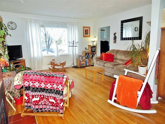 4th image of 48465 Lincoln St