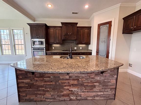 2nd image of 400 Blue Star Ct