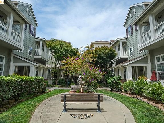 3rd image of 2269 Northshore Dr
