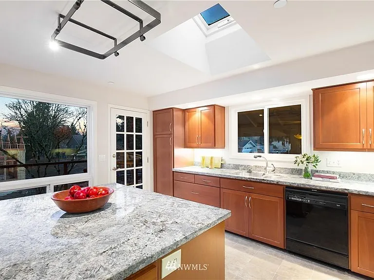 13348 NE 80th St — Photo 16