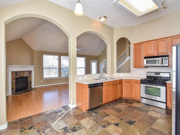 2811 Little Spring Cir — Photo 4