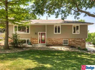 11505 Roanoke Blvd, Omaha, NE 68164