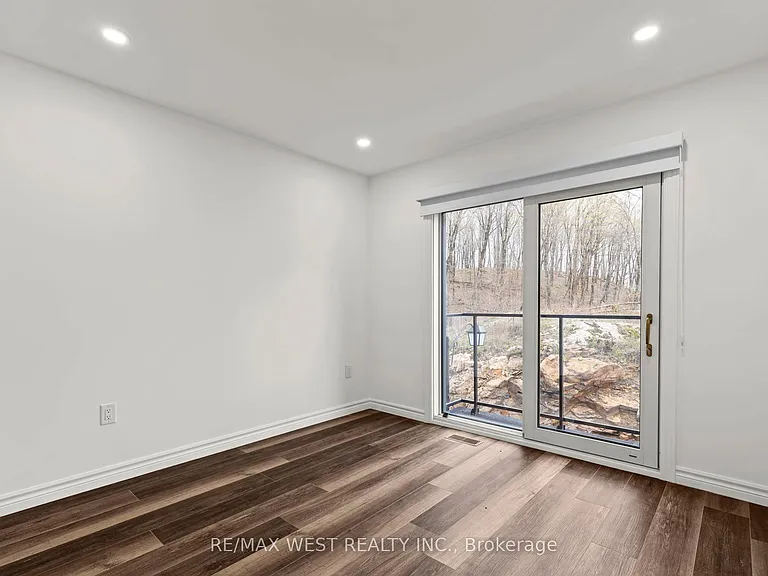 119 Town Line Rd E #D208 — Photo 29