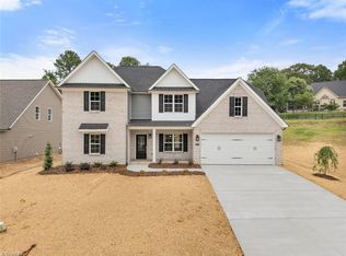 6975 Orchard Path Dr, Clemmons, NC 27012