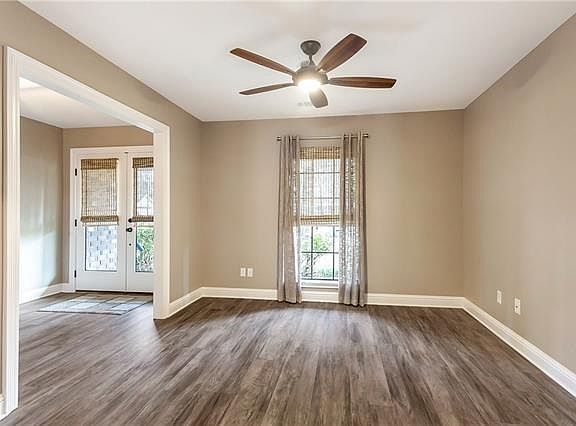 3rd image of 301 W Queensbury Dr