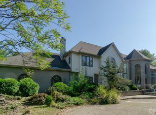 8 Golden Pond Dr, Milltown, NJ 08850