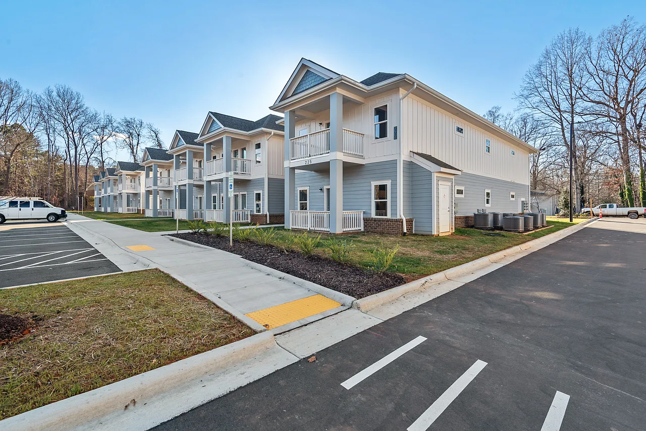 1 bed, 727 sqft, $1,195 — Photo 3