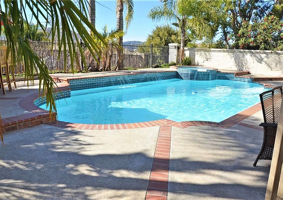 2nd image of 45595 Caminito Olite