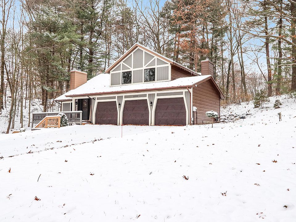 1st image of 3525 Wild Rose Ln NE