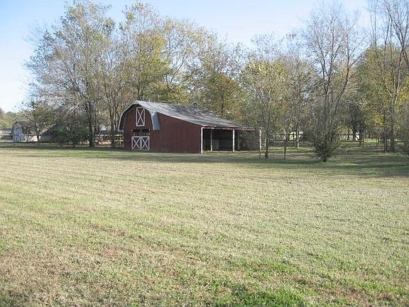 Barn in southeast corner