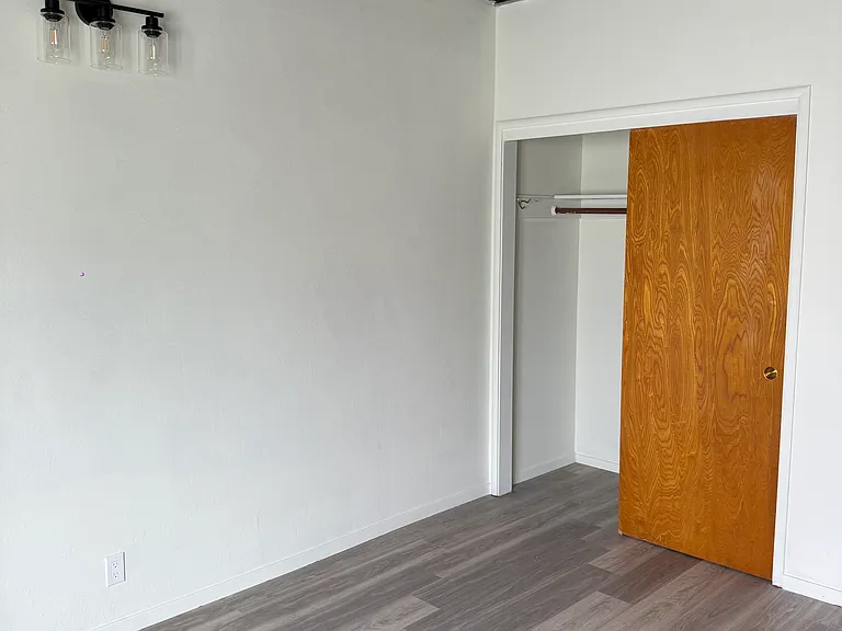 closet bedroom 1