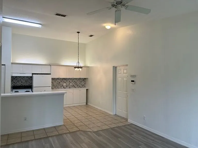 27103 Matheson Ave #206 — Photo 9