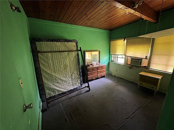 5th image of 512 Dupont St