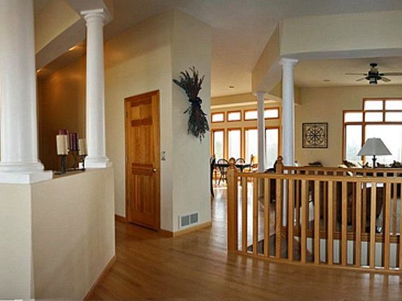 3rd image of 10571 Glen Eagle Pl