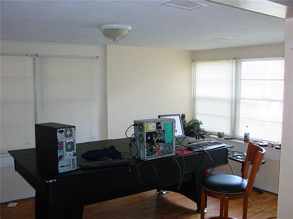 3rd image of 220 6th Ct SW