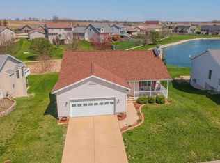 2202 Altoona Rd, Bloomington, IL 61705