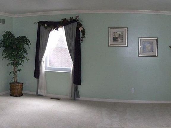 5th image of 420 Plaza Dr