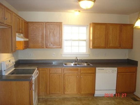 3rd image of 7000 Holland St