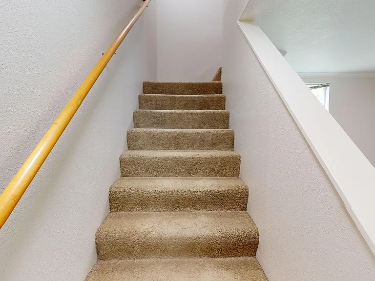 1554 SE Marion St — Photo 16
