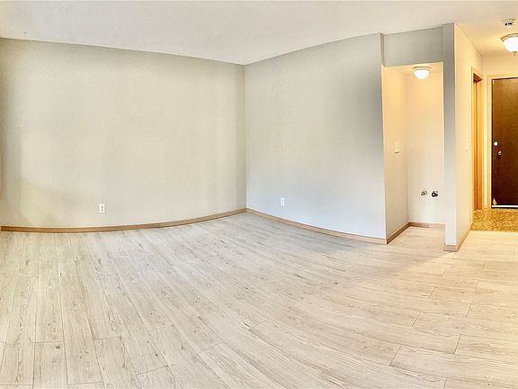 5th image of 5620 200th St Street SW #A120