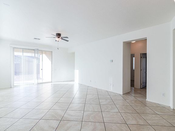 4th image of 981 E Bellerive Pl