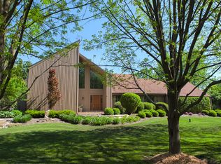 37W950 Heaton Dr, Batavia, IL 60510