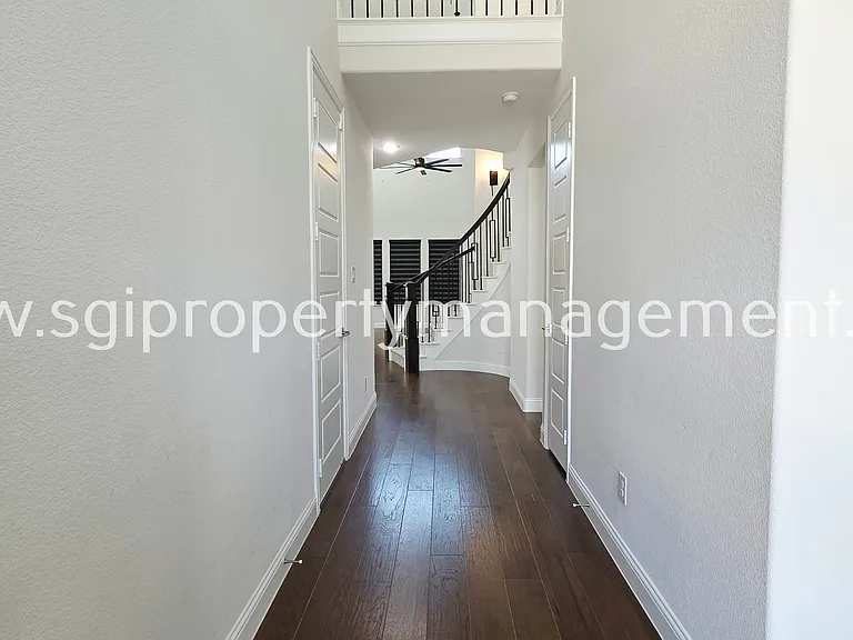10870 Grayhead Dr — Photo 13