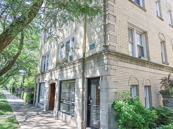 2nd image of 4520 N Damen Ave APT 2D
