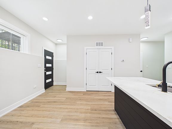 2nd image of 6624 S Champlain Ave #B