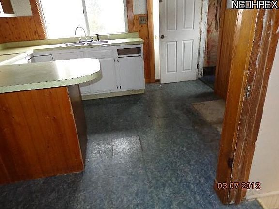 4th image of 283 E Paige Ave