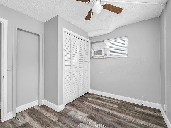 5th image of 209 4th Ave S #209